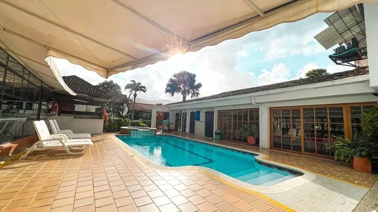 Hotel Campestre El Molino Dapa Cali - Havuz