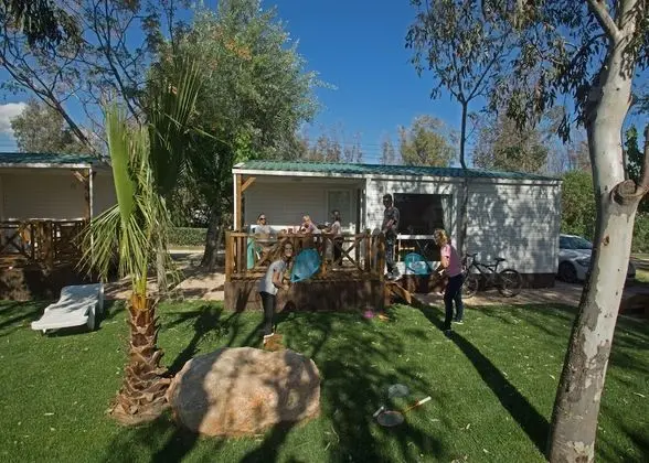 Camping Ampolla Playa