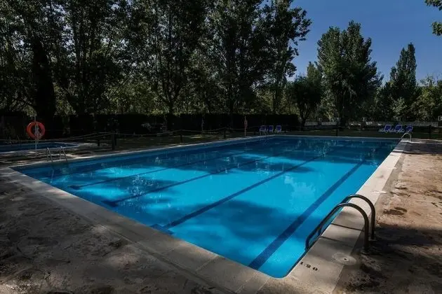 Camping & Bungalows Ligüerre de Cinca - Havuz