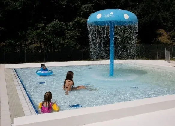 Camping Collonges-la-Rouge - Havuz