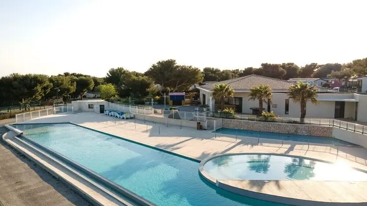 Camping de l'Arquet Cote Bleue - Havuz