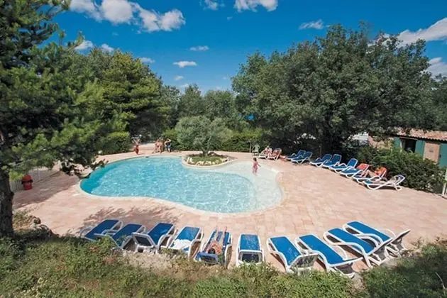 Camping Domaine De Chanteraine - Havuz