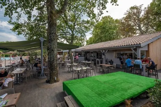 Camping Domaine de la Forge - Yerinde Yemek
