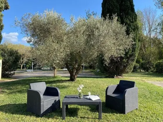 Camping Du Pont D'Avignon - Dış Mekan
