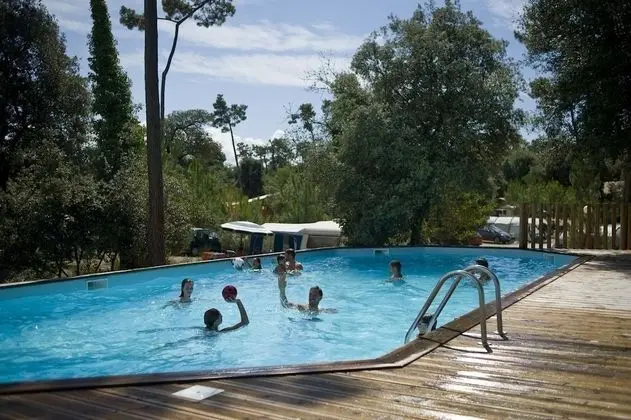 Camping Huttopia Oleron Les Pins - Havuz