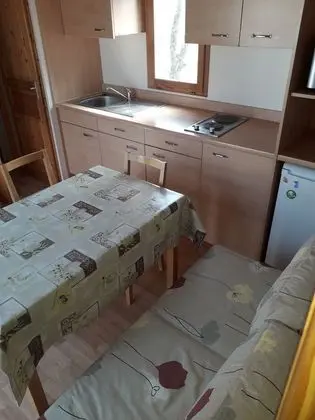 Camping La Croix Badeau - Chalet - Mutfak
