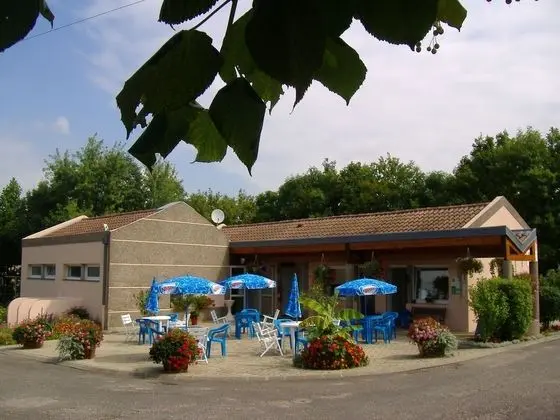 Camping La Croix Badeau Tentes équipées - Dış Mekan