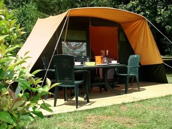 Camping La Croix Badeau Tentes équipées - Oda