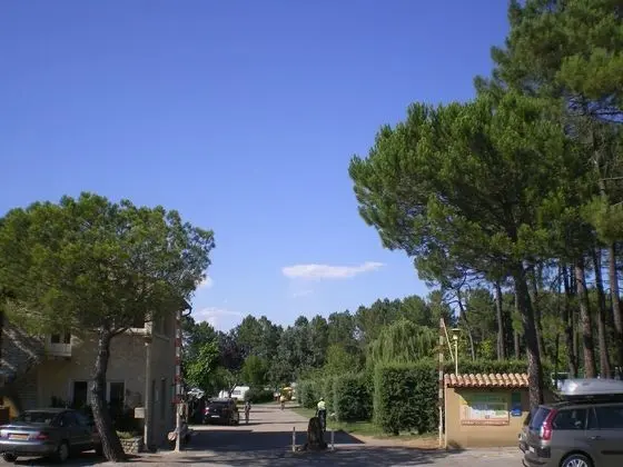 Camping la Rouviere les Pins - Dış Mekan