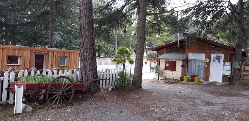Camping la Source - Dış Mekan