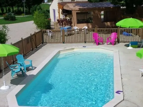 Camping le Beauvillage - Yourte - Havuz