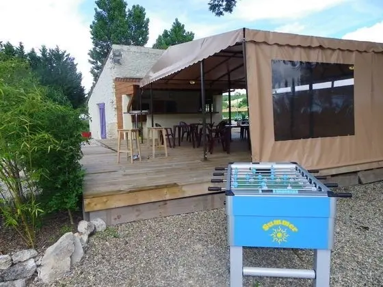 Camping le Beauvillage - Yourte - Yerinde Yemek