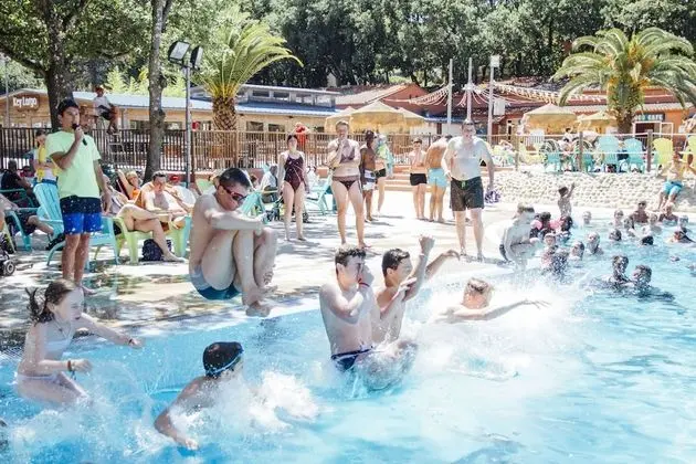 Camping Le Bois Fleuri - Havuz