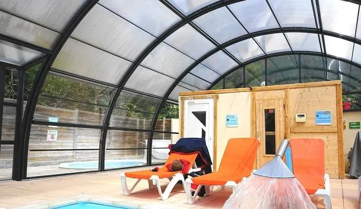 Camping le Chateau de Rochetaillée - Havuz