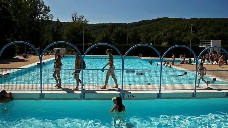Camping le Paisserou - Chalets - Havuz