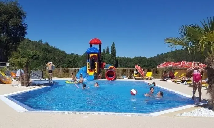 Camping Le Verdoyant - Gites - Havuz