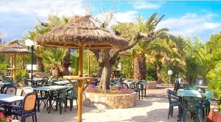 Camping Lei Suves- Greenchalets - Yerinde Yemek