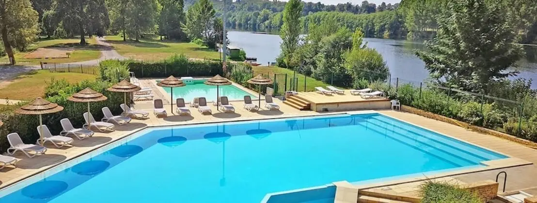 Camping Les Berges de la Dordogne - Havuz