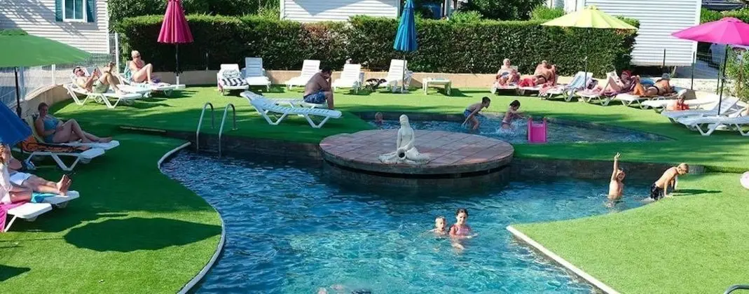 Camping Les Jardins D'Elsa - Havuz