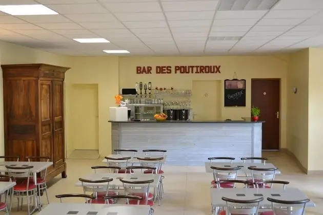 Camping Les Poutiroux - Mobilhome - Yerinde Yemek