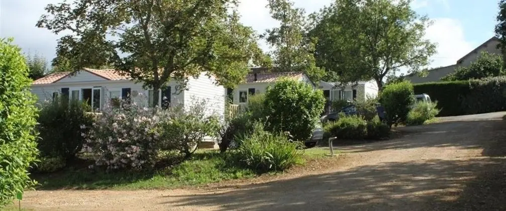 Camping Les Poutiroux - Tente Lodge - Dış Mekan