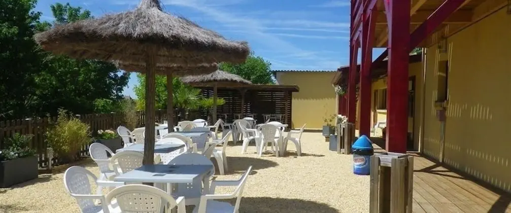 Camping Les Poutiroux - Tente Lodge - Yerinde Yemek