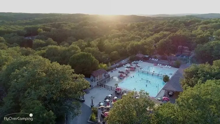 Camping les Reflets du Quercy - Dış Mekan