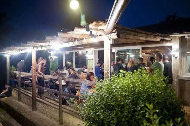 Camping les Routes de Provence - Yerinde Yemek
