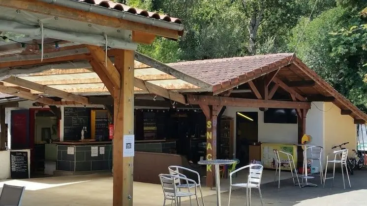Camping Les Vignes - Yerinde Yemek