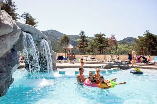Camping RCN Les Collines de Castellane - Havuz
