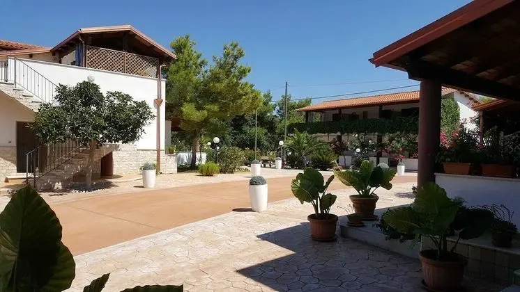 Camping Riviera Village