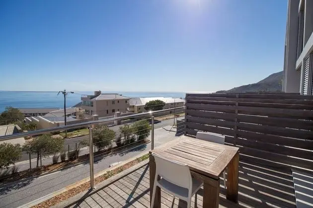 Camps Bay Luxury Studio Apartment - The Crystal