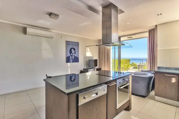 Camps Bay One Bedroom Apartment - Luxury Stay With sea View - İç Mekan