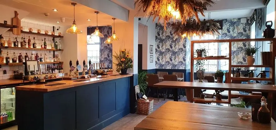 Campsite - The Ring Pub Glamping Pods - Lobi