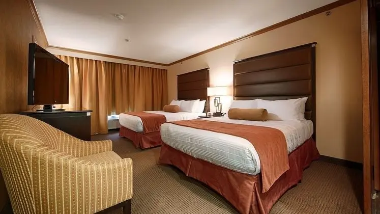 Camrose Resort & Casino