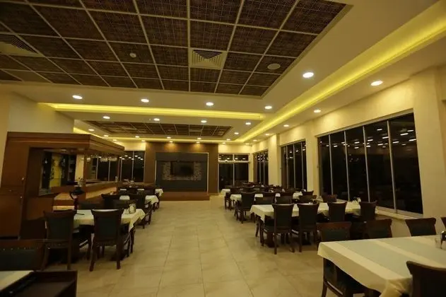 Can Deluxe Hotel - Yerinde Yemek