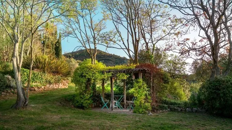 Can Serola - Dış Mekan