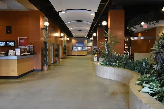 Canad Inns Destination Centre Brandon - Lobi