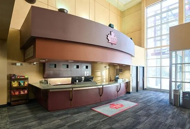 Canad Inns Destination Centre Club Regent Casino Hotel - Lobi