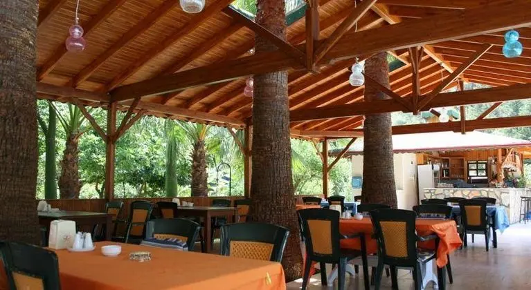 Canada Hotel - Yerinde Yemek