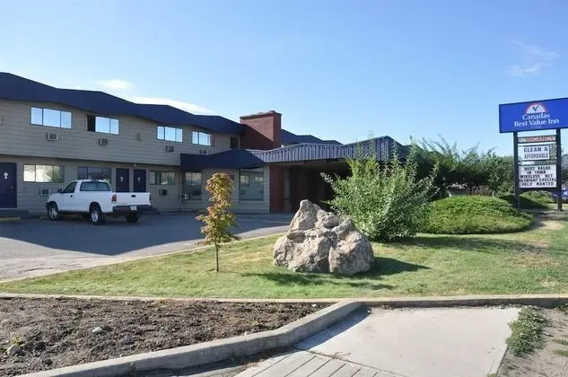 Canadas Best Value Inn Kelowna - Dış Mekan