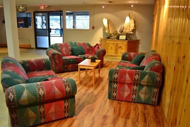 Canadas Best Value Inn River View Hotel - Lobi