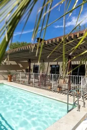Hotel Canal Aigues Mortes - Havuz