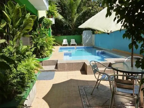 Canal Inn B&B Panama - Havuz