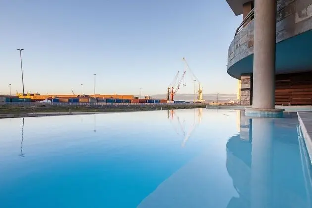 Canal Quays Luxury Apartments - 1