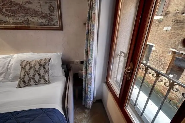 Canal View Suite in Rialto by Wonderful Italy - Oda