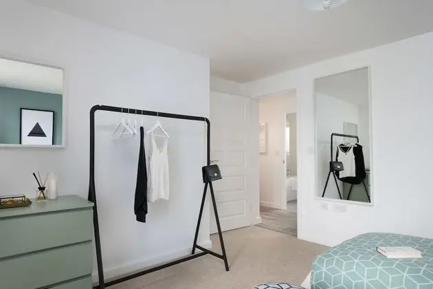 Canalside Scandinavian - Parking & Netflix - Oda