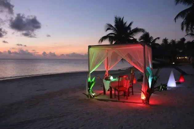 Canareef Resort Maldives - Plaj