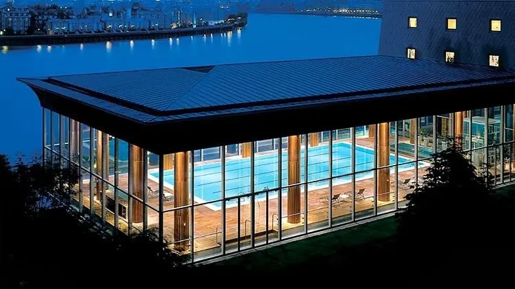 The Canary Riverside Plaza Hotel