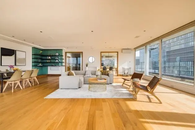 The Canary Wharf Secret - Glamorous 2bdr Flat w Terrace and Parking